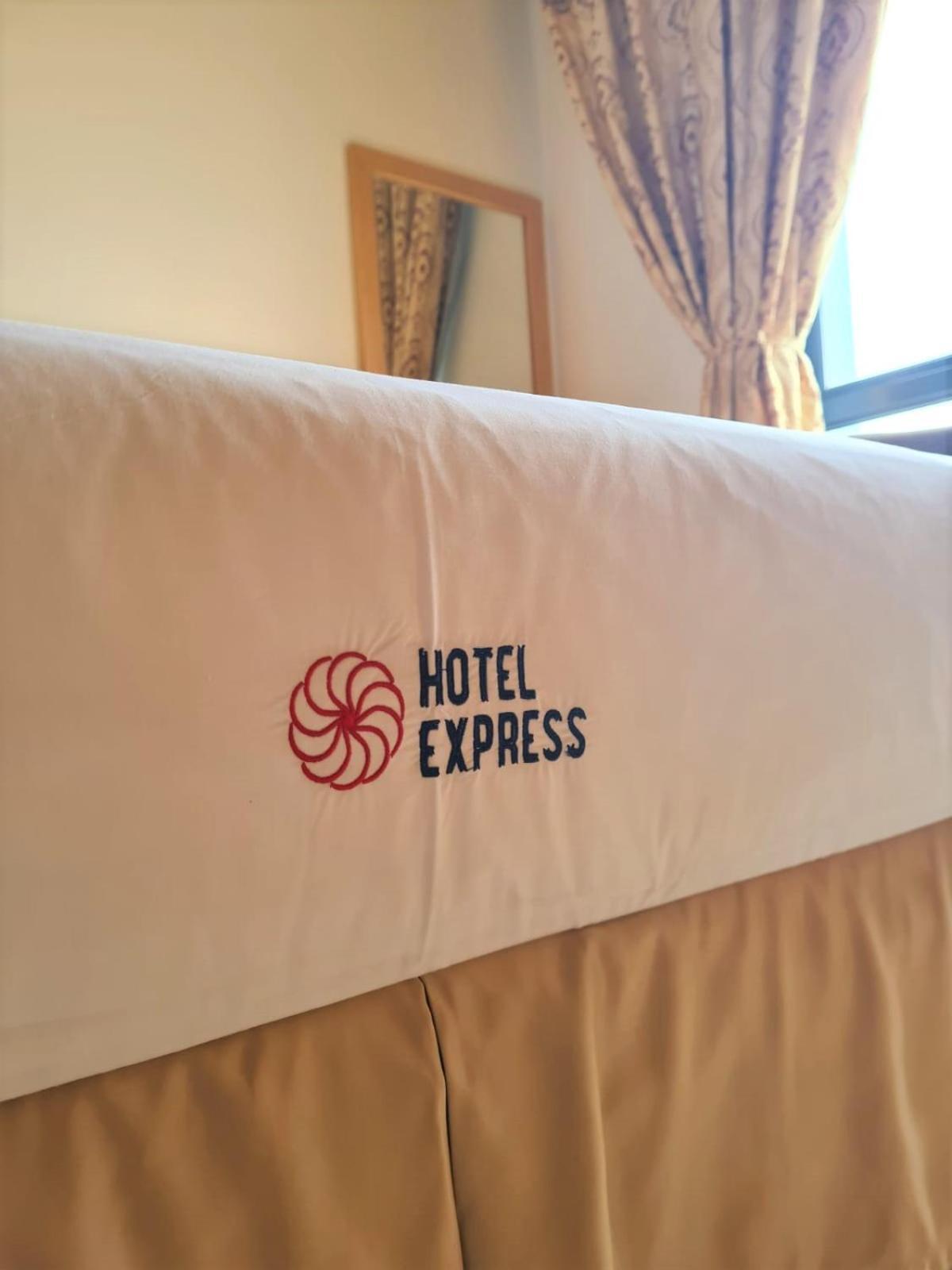 Hotel Express Luanda Exterior photo