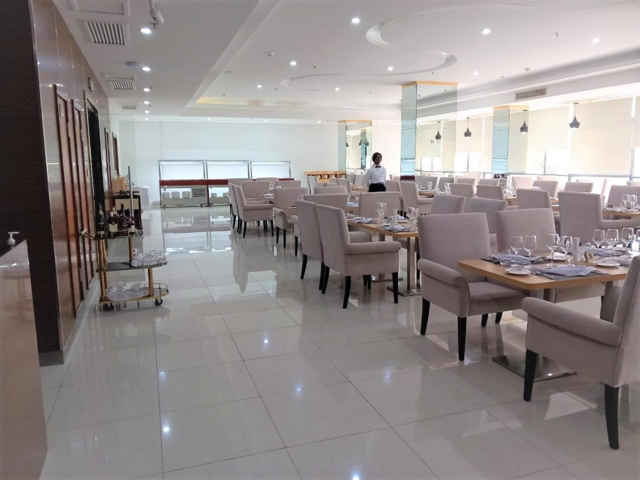 Hotel Express Luanda Exterior photo